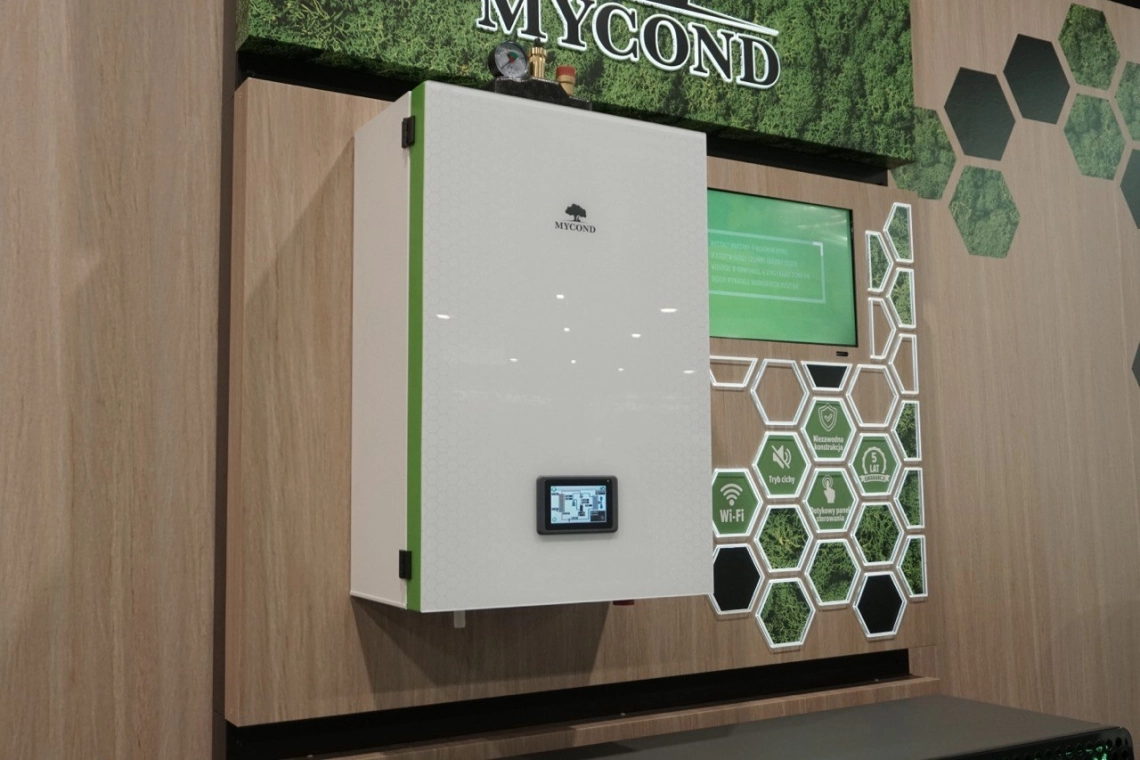 Mycond apresentando produtos HVAC na Warsaw Expo.