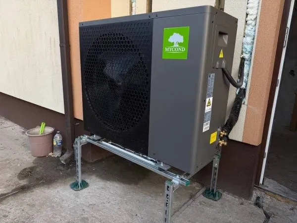 Moradia geminada com bombas de calor Mycond Split série BeeHeat