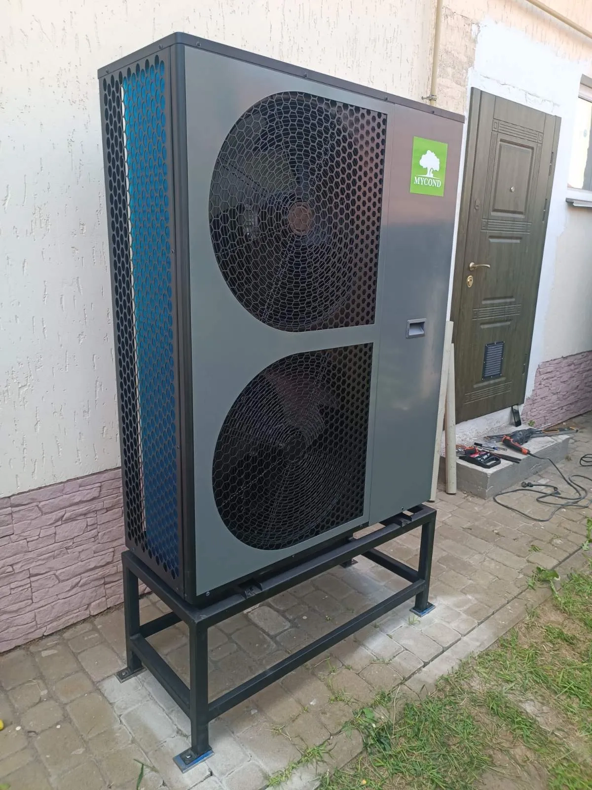 Residência familiar com bomba de calor Mycond BeeThermic