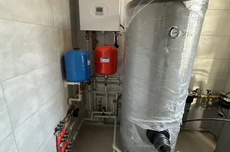 Moradia isolada com bombas de calor Mycond Split BeeHeat MHS-U12BH