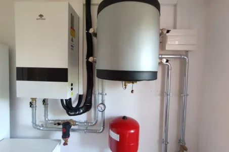 Moradia com bombas de calor Mycond Split BeeHeat MHS-N14BH/MHS-U14BH