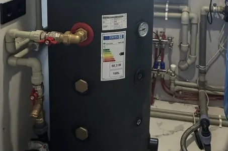 Casa particular com bomba de calor Mycond MBasic